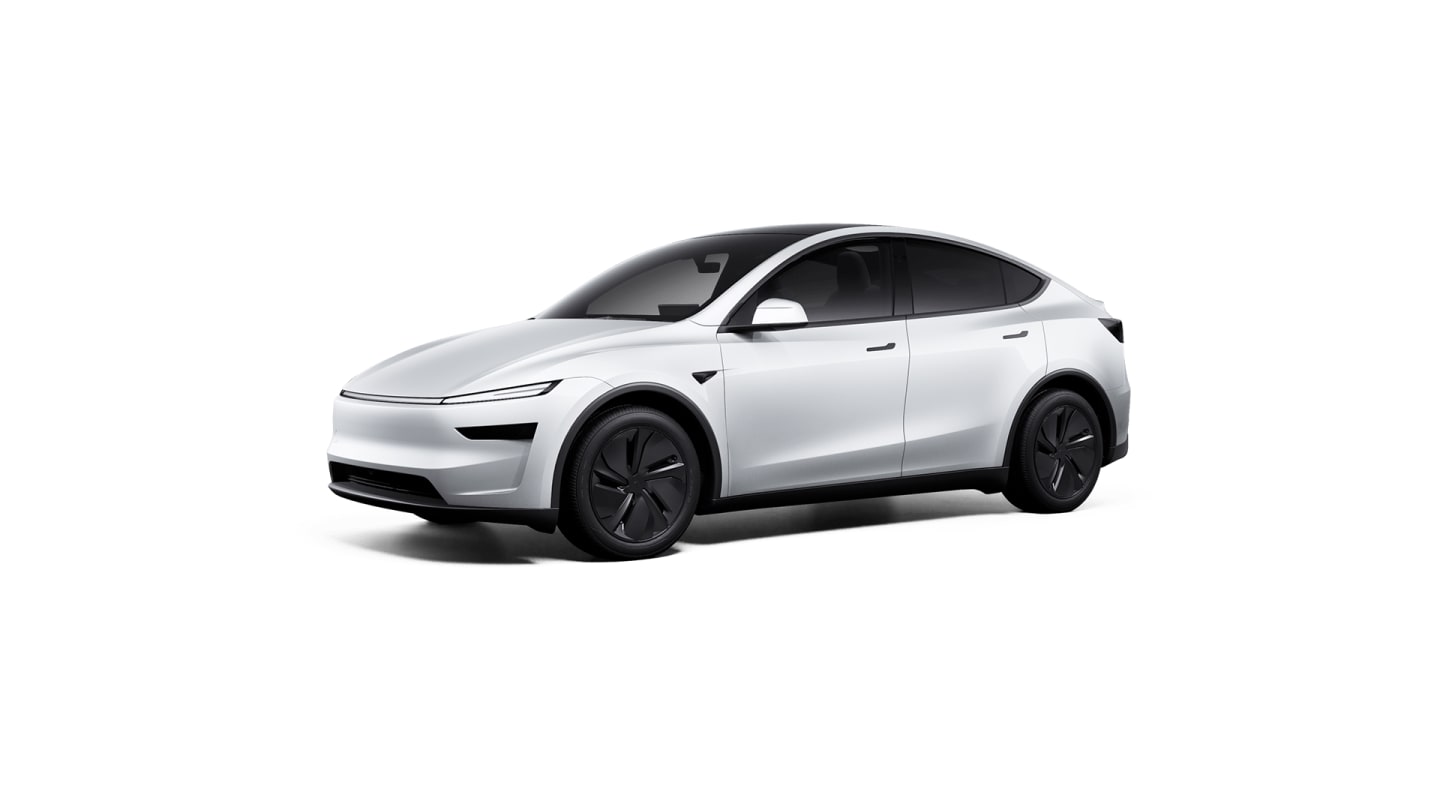 Tesla Model Y blanche, nouvelle génération, vue de trois quarts avant